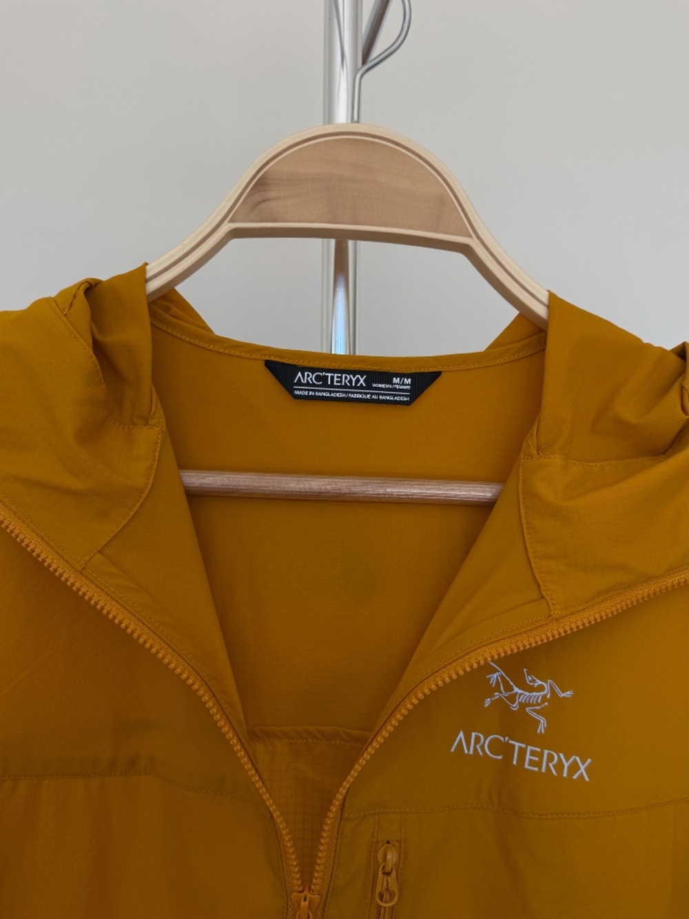 Arc’teryx Women’s Lightweight Hooded Jacket Size M Mustard Yellow - Picture 7 of 9